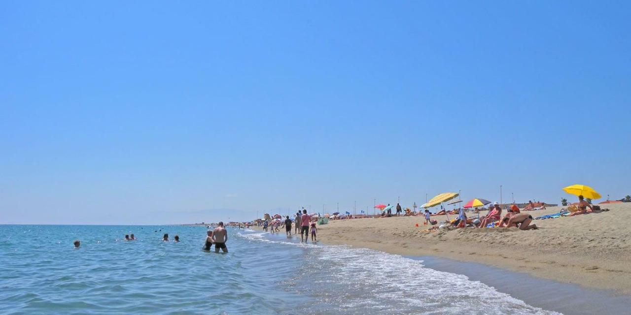Le Soleil Bleu Wifi Clim Villa Le Barcares Bagian luar foto