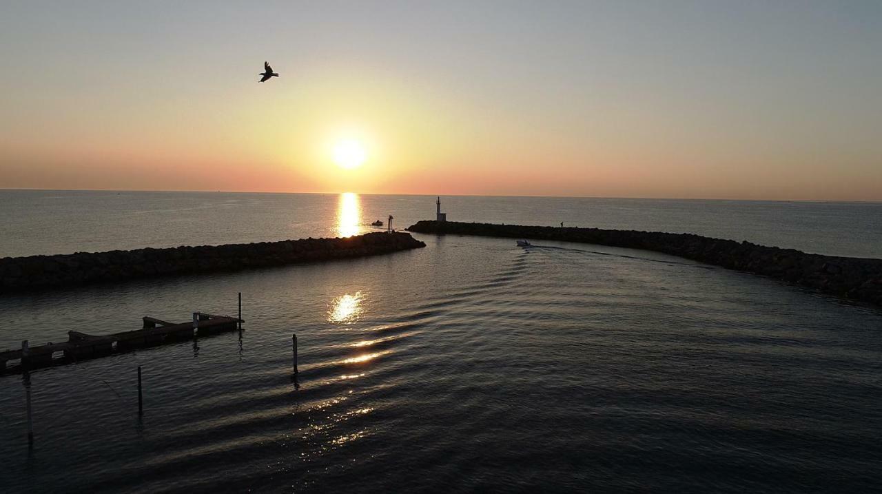 Le Soleil Bleu Wifi Clim Villa Le Barcares Bagian luar foto